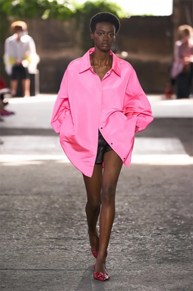 Балетки вернулись: как носить любимую обувь Брижит Бардо и Одри Хепберн летом 2021 года