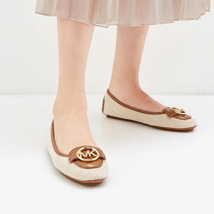 Балетки вернулись: как носить любимую обувь Брижит Бардо и Одри Хепберн летом 2021 года