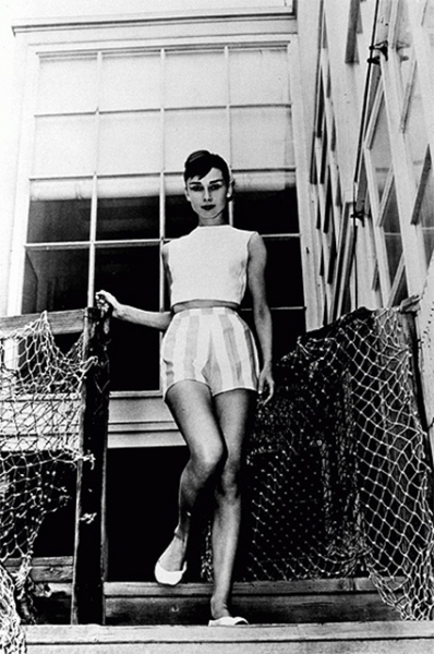 Балетки вернулись: как носить любимую обувь Брижит Бардо и Одри Хепберн летом 2021 года