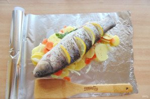 Белый амур в фольге в духовке