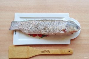 Белый амур в фольге в духовке