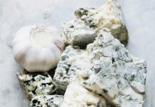 Эксперты рассказали о еде, которая может влиять на запах тела