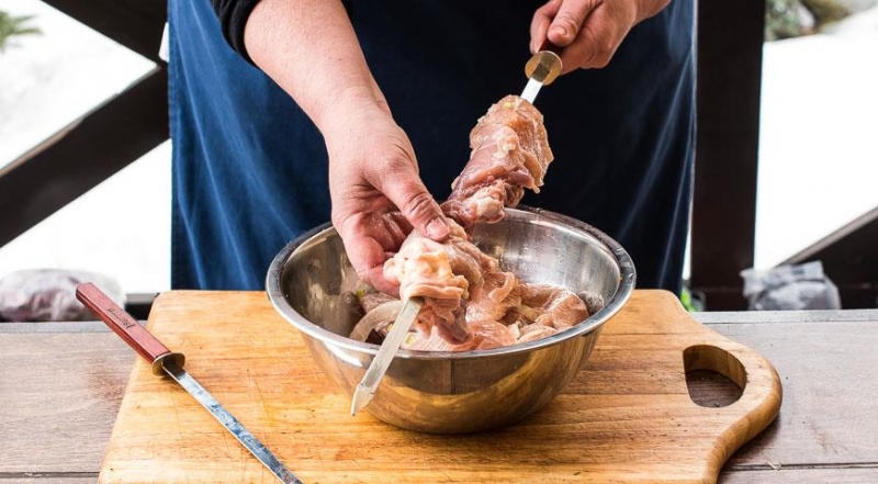 Как правильно приготовить шашлык из курицы