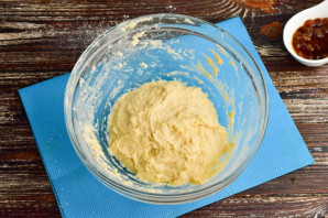 Кулич с коньяком и изюмом