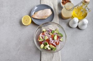 Куриный салат с авокадо