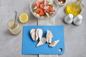 Куриный салат с авокадо