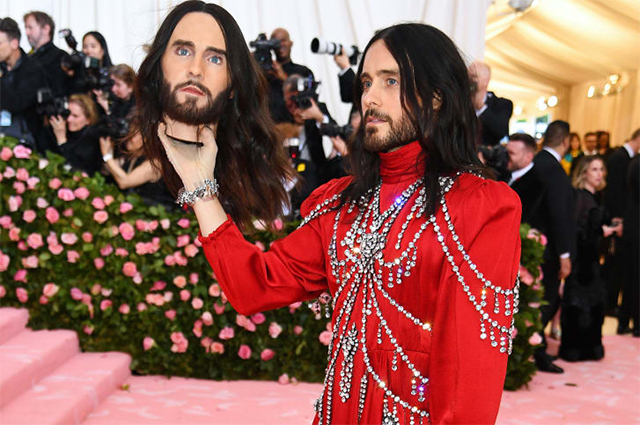 Модный дайджест: от "коллаборации" Balenciaga и Gucci до новостей о Met Gala