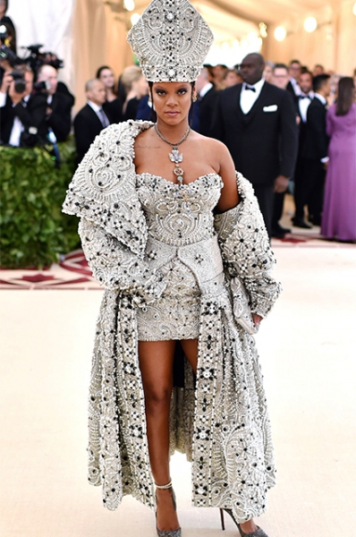 Модный дайджест: от "коллаборации" Balenciaga и Gucci до новостей о Met Gala