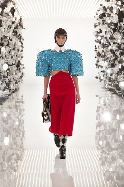 Модный дайджест: от "коллаборации" Balenciaga и Gucci до новостей о Met Gala