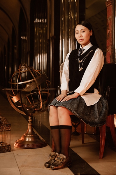 Модный дайджест: от Варвары Шмыковой в образе Гермионы до показа предполагаемой дочери Путина