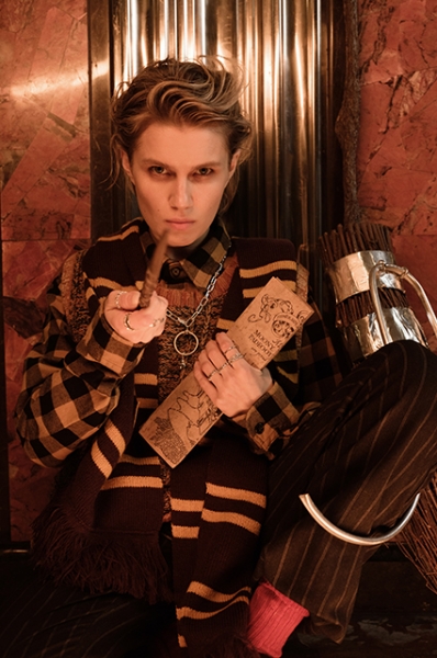 Модный дайджест: от Варвары Шмыковой в образе Гермионы до показа предполагаемой дочери Путина