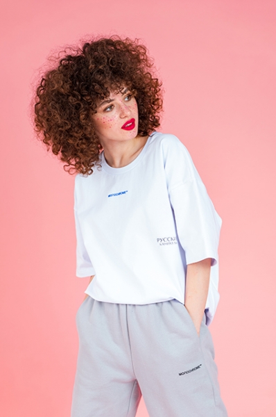 Модный дайджест: от Варвары Шмыковой в образе Гермионы до показа предполагаемой дочери Путина