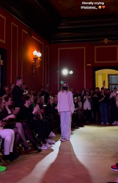 Модный дайджест: от Варвары Шмыковой в образе Гермионы до показа предполагаемой дочери Путина