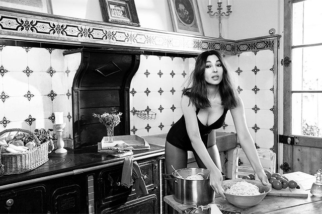 Моника Беллуччи снялась для французского журнала и рассказала о материнстве