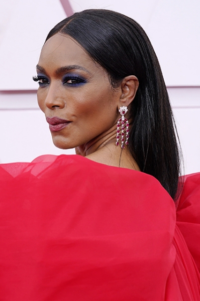 "Оскар-2021": Анджела Бассетт на красной дорожке