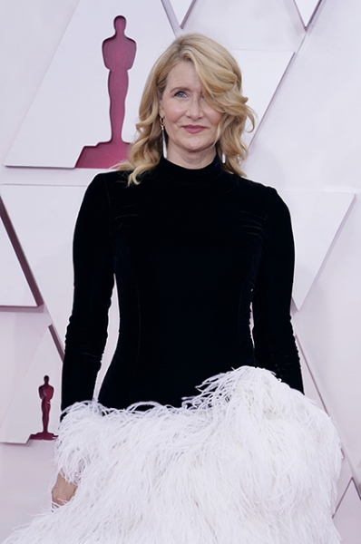 "Оскар-2021": Лора Дерн на красной дорожке