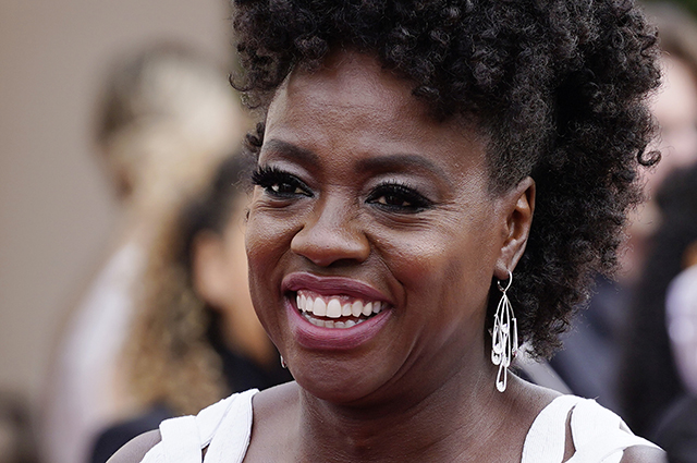 "Оскар-2021": лучшие украшения на красной дорожке