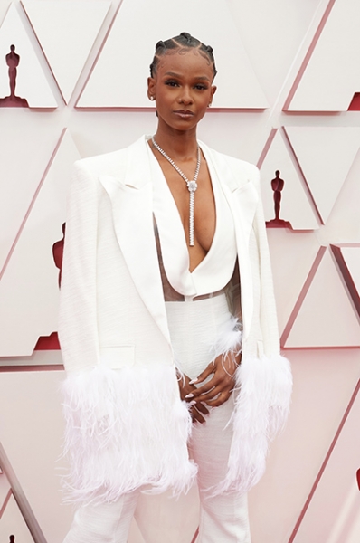 Оскар-2021: Тиара Томас на красной дорожке