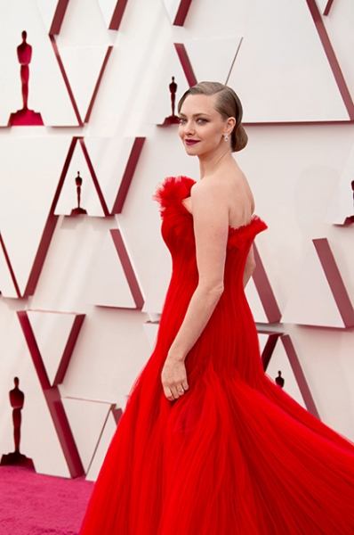 "Оскар-2021": выбираем лучший образ церемонии