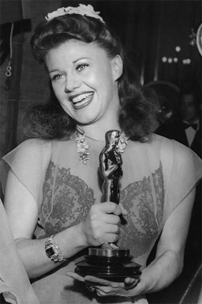 От домашних платьев до кутюра: 25 запоминающихся нарядов со своей историей на церемонии "Оскар"