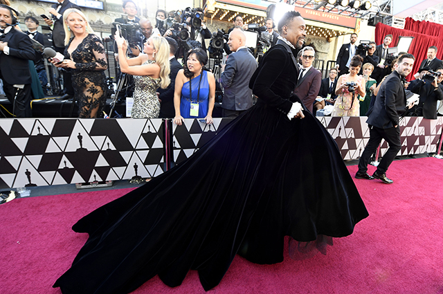 От домашних платьев до кутюра: 25 запоминающихся нарядов со своей историей на церемонии "Оскар"
