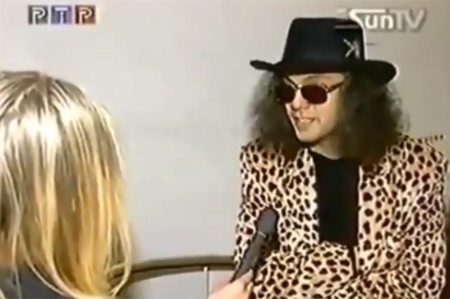 От перьев до розовых кофточек: разбираем главные образы Филиппа Киркорова &mdash; поп-короля и негласной квир-иконы