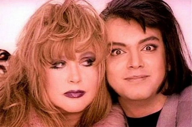 От перьев до розовых кофточек: разбираем главные образы Филиппа Киркорова &mdash; поп-короля и негласной квир-иконы