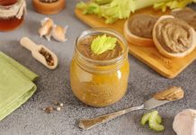 Паштет из куриной печени с сельдереем