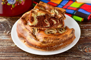 Пирог "Зебра" с бананом