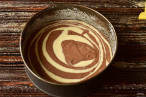 Пирог "Зебра" с бананом