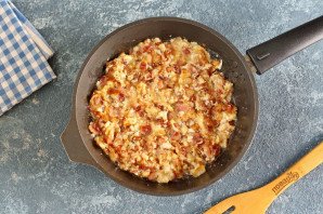 Рис с беконом и яйцом