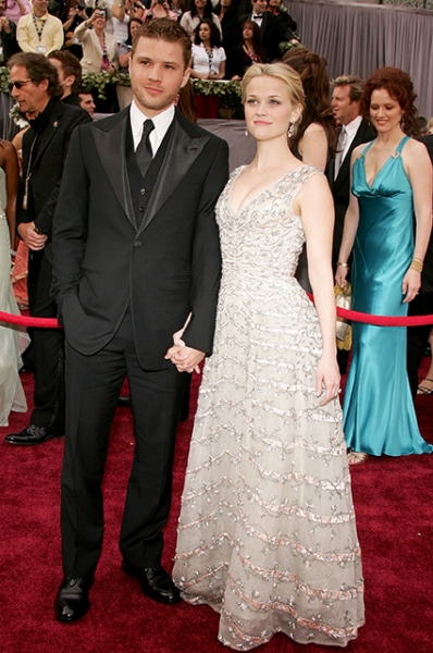 Шарлиз Терон, Николь Кидман, Джулия Робертс, Рене Зеллвегер и другие: что носили звезды на "Оскаре" в нулевых