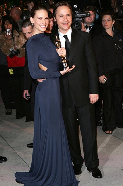 Шарлиз Терон, Николь Кидман, Джулия Робертс, Рене Зеллвегер и другие: что носили звезды на "Оскаре" в нулевых