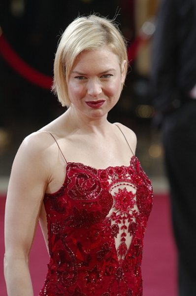Шарлиз Терон, Николь Кидман, Джулия Робертс, Рене Зеллвегер и другие: что носили звезды на "Оскаре" в нулевых
