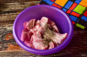 Шашлык из свинины в духовке на шпажках