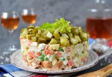 Слоеный салат из курицы