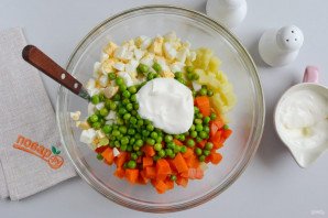 Слоеный салат из курицы