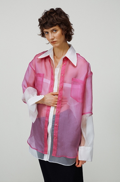 Трикотаж и хлопок: смотрим лукбуки с базовым летним гардеробом