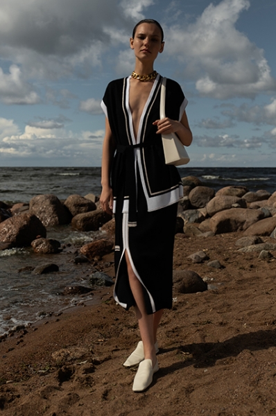 Трикотаж и хлопок: смотрим лукбуки с базовым летним гардеробом