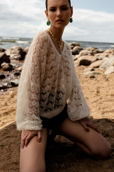 Трикотаж и хлопок: смотрим лукбуки с базовым летним гардеробом