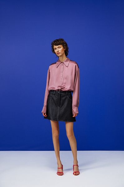 Трикотаж и хлопок: смотрим лукбуки с базовым летним гардеробом