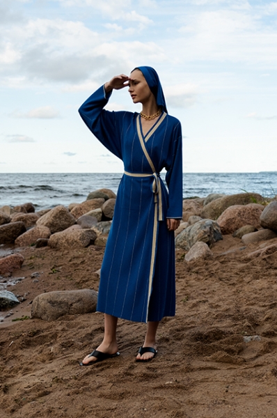 Трикотаж и хлопок: смотрим лукбуки с базовым летним гардеробом