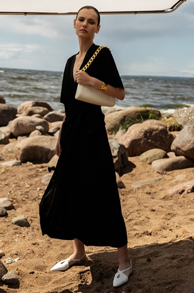 Трикотаж и хлопок: смотрим лукбуки с базовым летним гардеробом