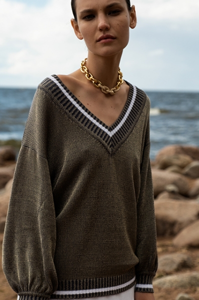 Трикотаж и хлопок: смотрим лукбуки с базовым летним гардеробом