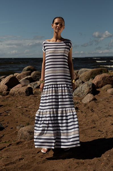 Трикотаж и хлопок: смотрим лукбуки с базовым летним гардеробом