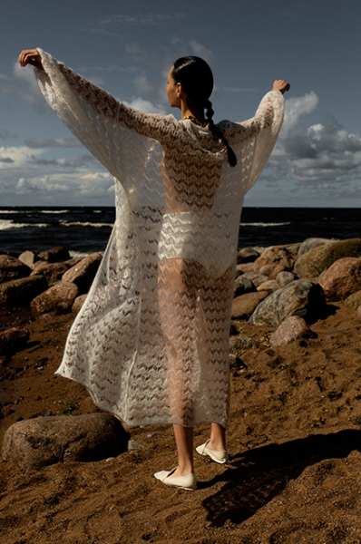 Трикотаж и хлопок: смотрим лукбуки с базовым летним гардеробом