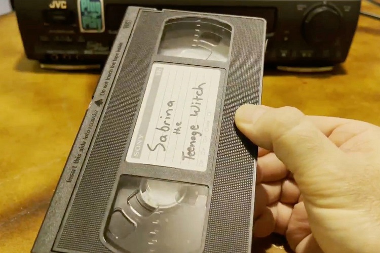 Женщина не&nbsp;смогла сменить фамилию из-за видеокассеты