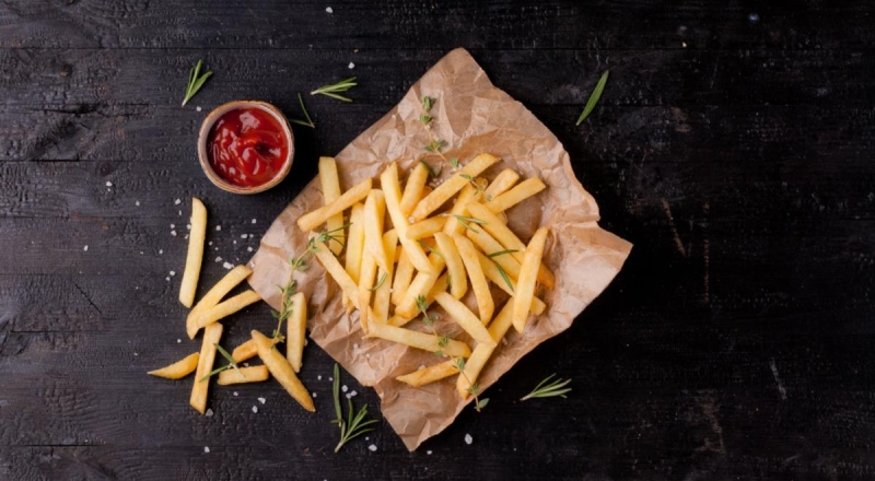 Диетолог назвала картофель фри и еще 3 продукта, от которых можно постареть раньше времени — читать на Gastronom.ru