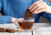 Как правильно макать печенье в чай: в Великобританни появился эксперт, который этому научит — читать на Gastronom.ru