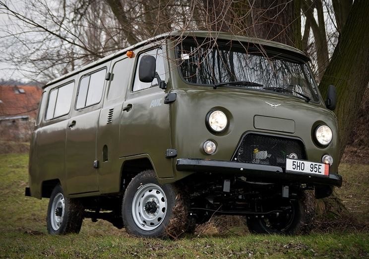 Легендарная &laquo;Буханка&raquo; УАЗ-452 станет электромобилем